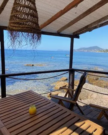 Stella Maris Oda ve Kahvaltı 3*