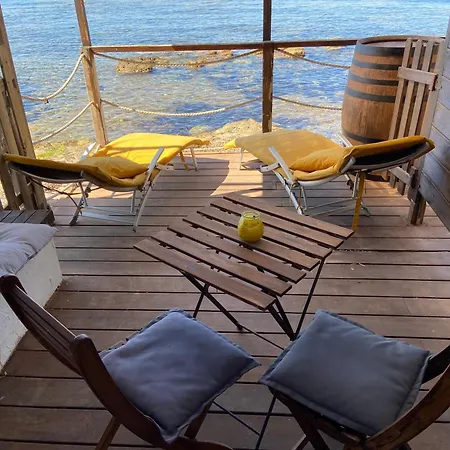 Stella Maris Oda ve Kahvaltı 3*