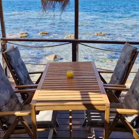 Stella Maris Oda ve Kahvaltı 3*